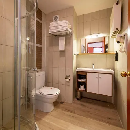 Canak Hotel 3*